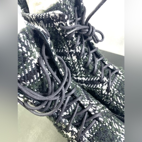 Nicholas Kirkwood Women’s Casati Faux Pearl Combat Boots. NWB. Black/White - Picture 9 of 12